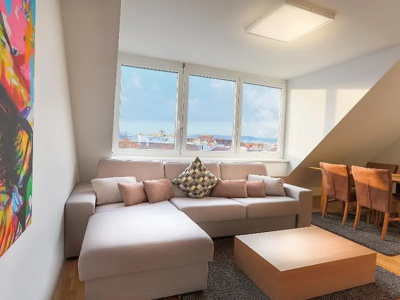 Sky9 Penthouse Apartment With City View Vienna
